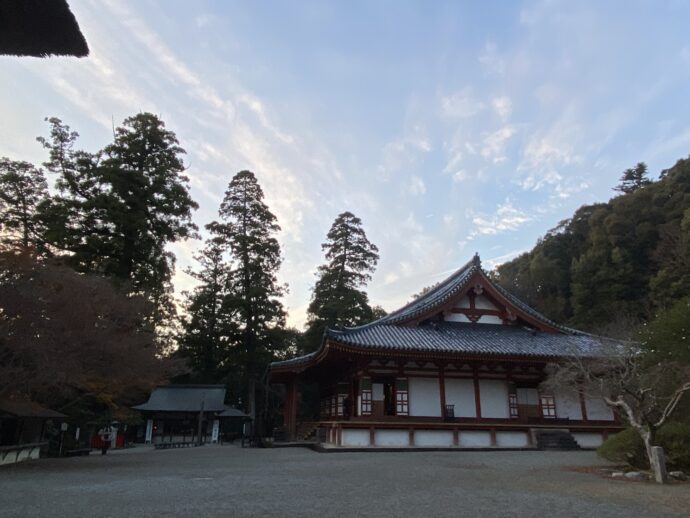 観心寺の境内