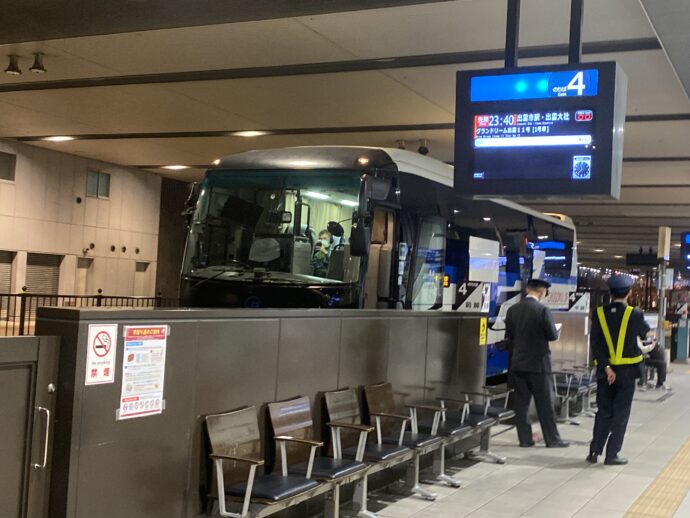 大阪駅ＪＲ高速ＢＴ