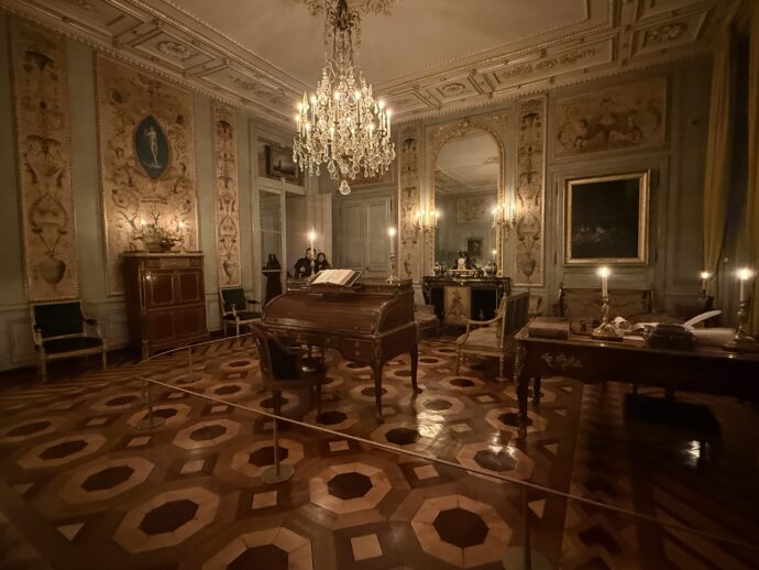 オテル・ドゥ・ラ・マリーヌ館内