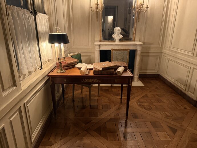 オテル・ドゥ・ラ・マリーヌ館内