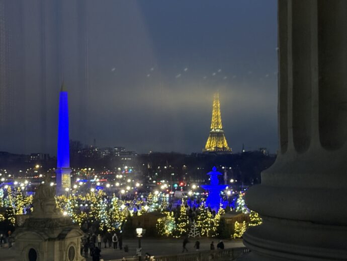 窓から見えるコンコルド広場