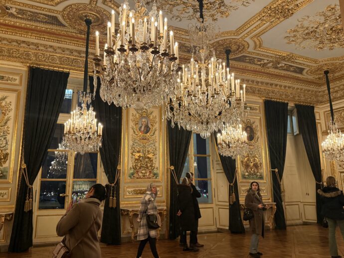 オテル・ドゥ・ラ・マリーヌの大広間