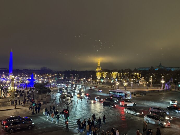 バルコニーから見えるコンコルド広場