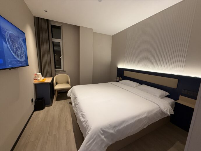 クイーンベッド