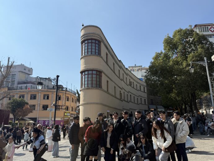 変わった形のビル