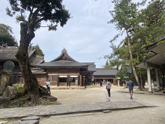 八重垣神社の境内