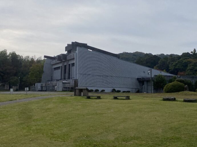 八雲立つ風土記の丘の建物