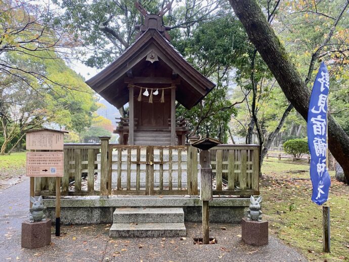 出雲大社境内の野見宿禰神社