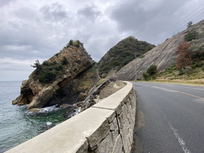 大社湾岸沿いの道
