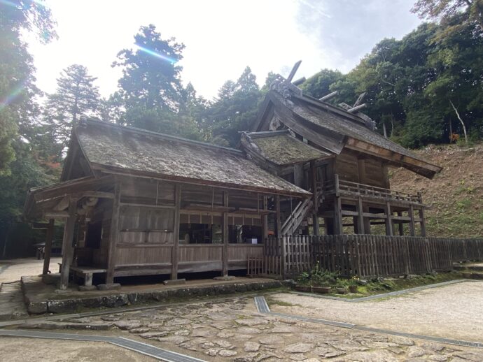 神魂神社の拝殿・本殿