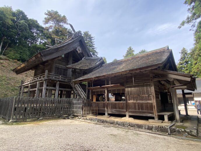 神魂神社の拝殿・本殿