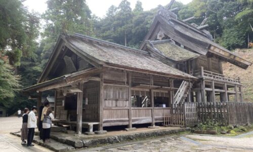 神魂神社の拝殿・本殿