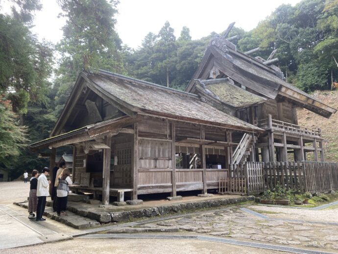 神魂神社の拝殿・本殿
