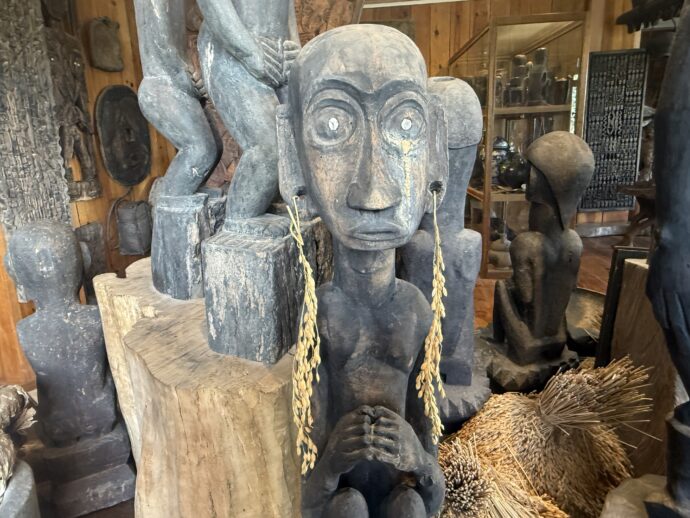 コルディレラ彫刻博物館1階の展示