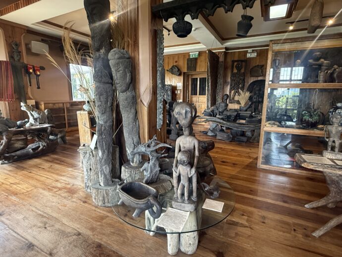 コルディレラ彫刻博物館1階の展示