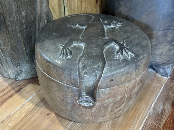 コルディレラ彫刻博物館２階の展示品