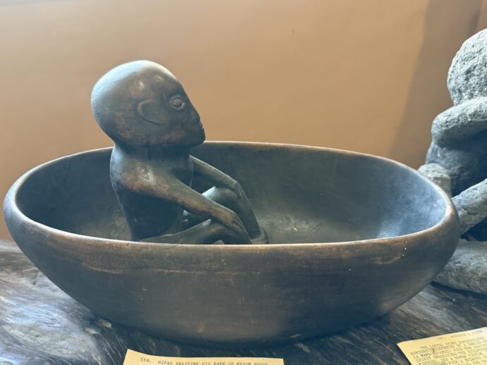 コルディレラ彫刻博物館２階の展示品