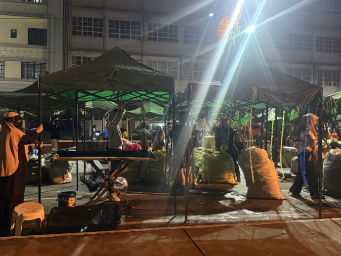 屋台開店準備中