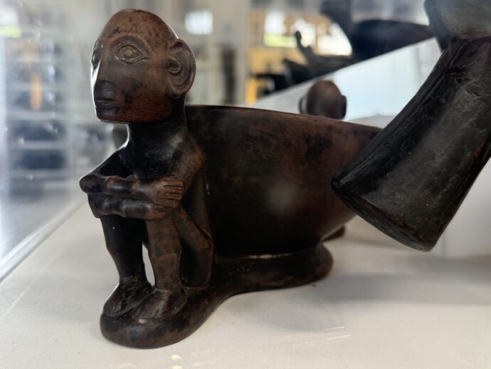 Cordillera Galleryの美術品