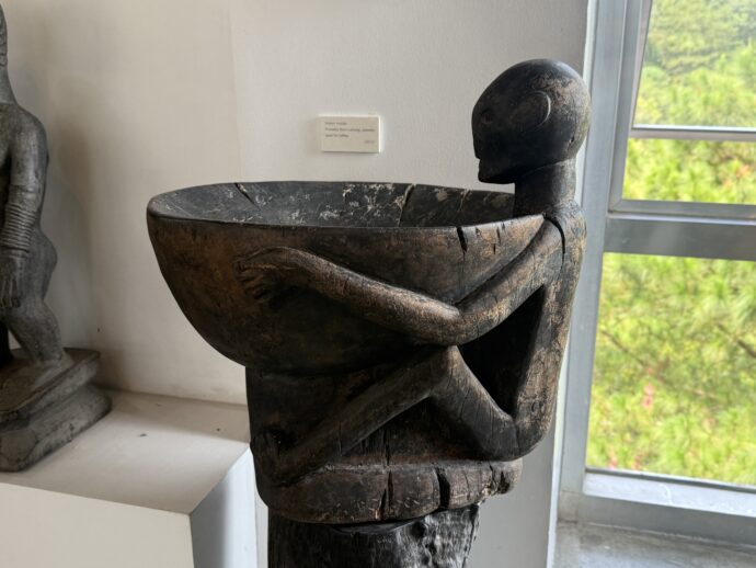 Cordillera Galleryの美術品