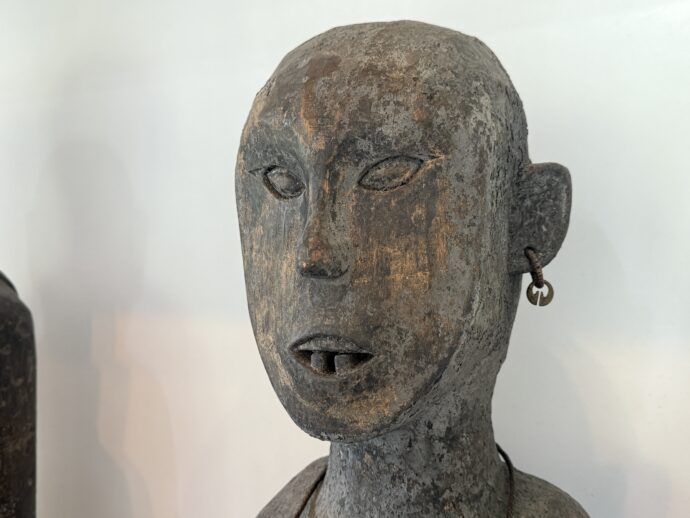 Cordillera Galleryの美術品