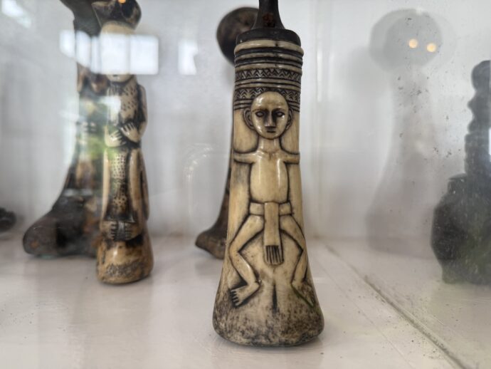 Cordillera Galleryの美術品