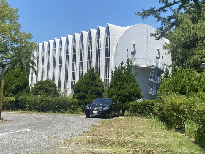 白い建物