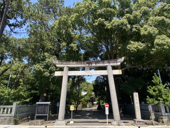 御穗神社の白い鳥居