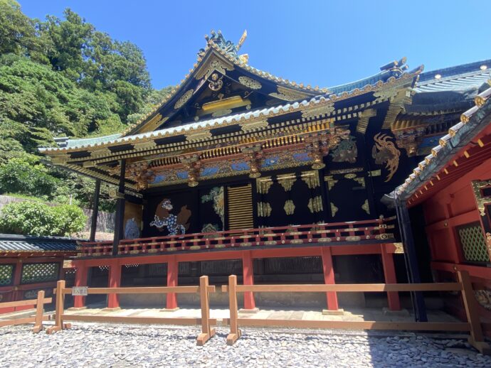 久能山東照宮の拝殿・本殿