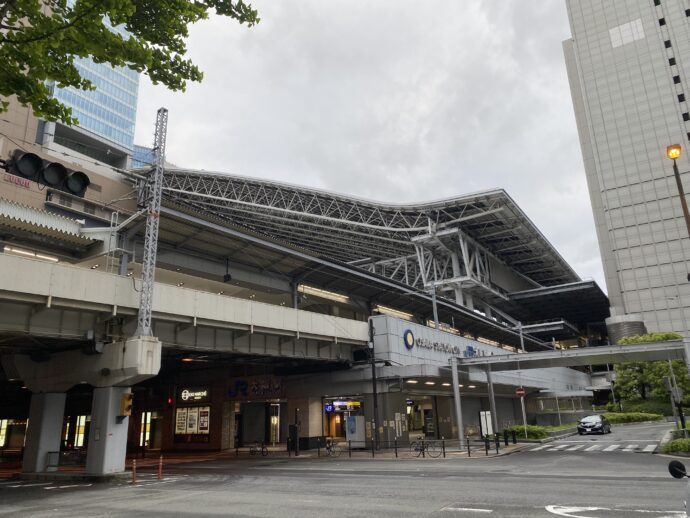 朝の大阪駅