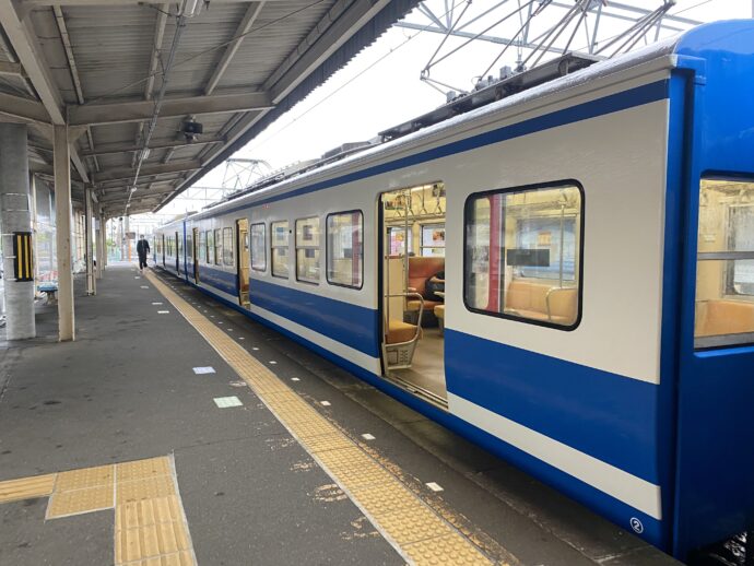 韮山駅の電車