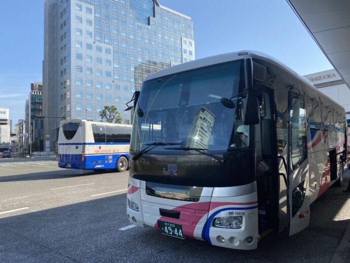 静岡駅に到着したバス