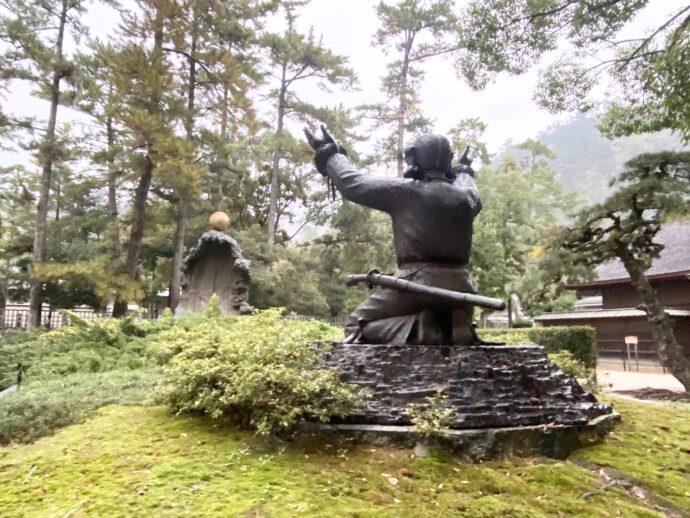 出雲大社オオクニヌシノミコトの像