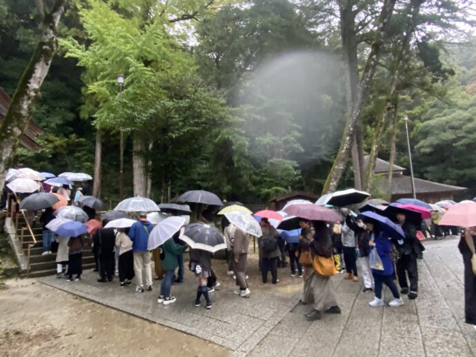 素鵞社の大行列