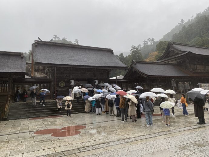 長蛇の参拝客