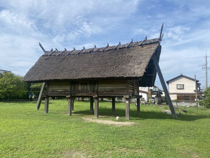 登呂遺跡の高床式倉庫