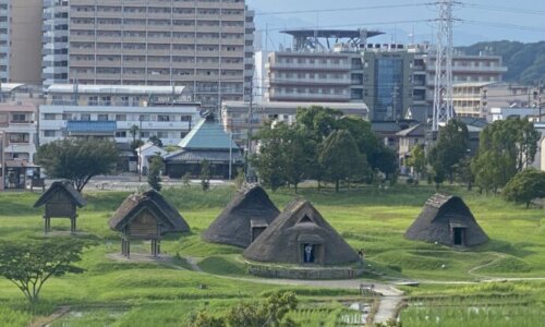住宅街のなかの登呂遺跡