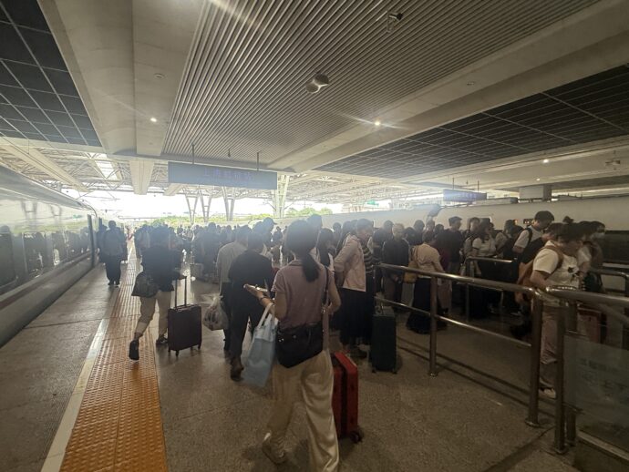 上海虹橋駅構内