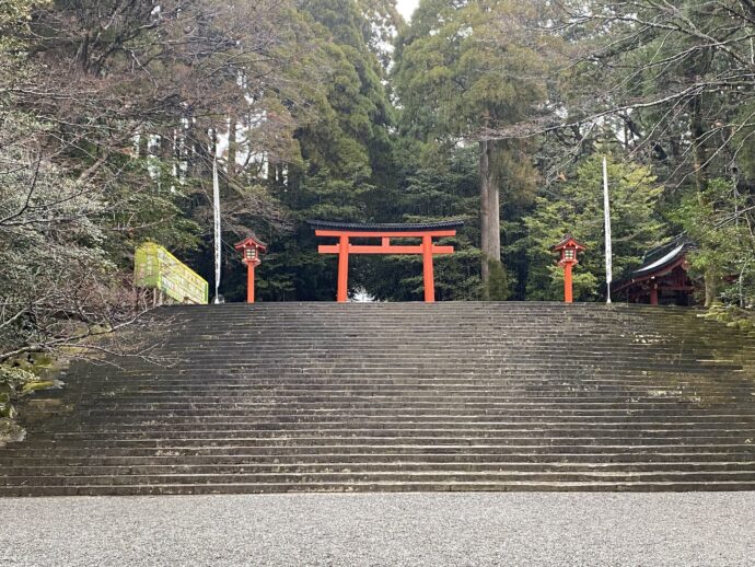 霧島神宮の階段