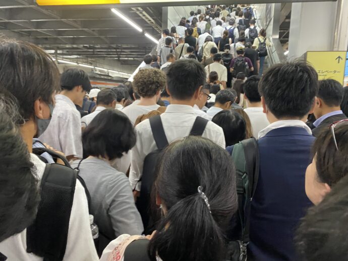 豊橋英駅の大混雑