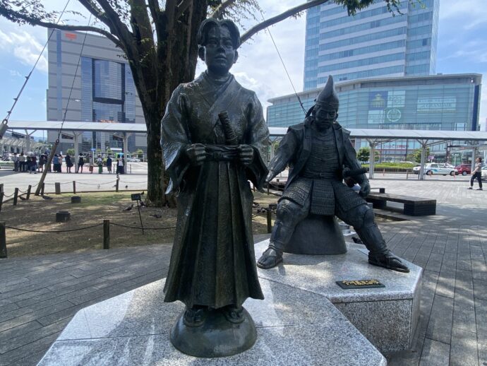 竹千代像