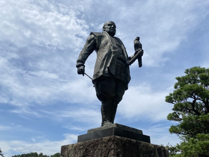 徳川家康公之像