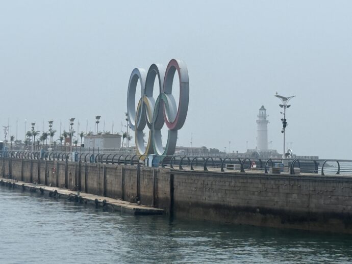 オリンピック五輪の巨大彫刻