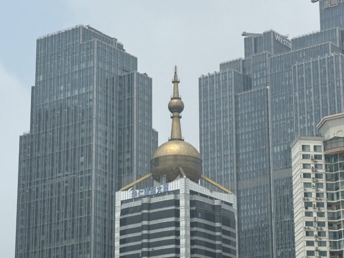 金色のマンション