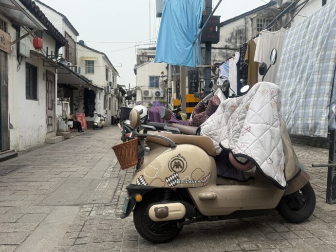 こたつぶとん付きの電動バイク