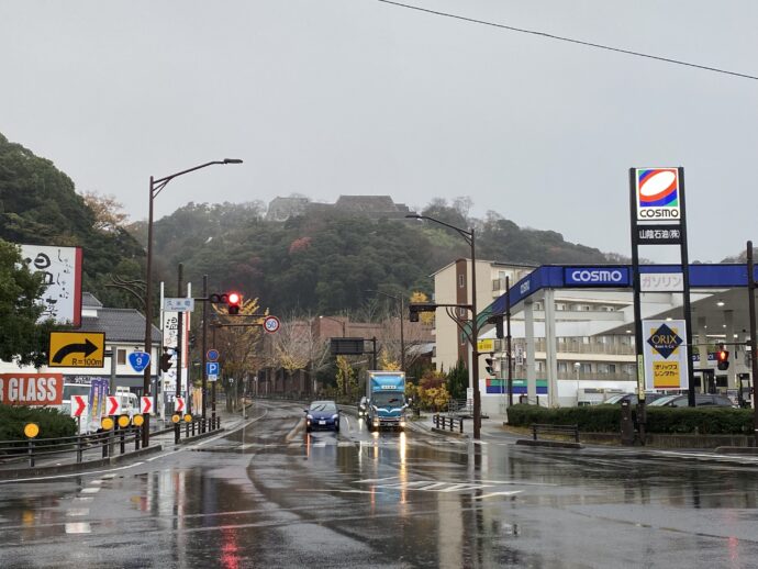 雨の米子駅前通り