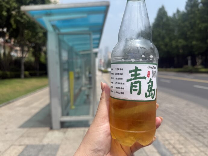 ビールとバス停