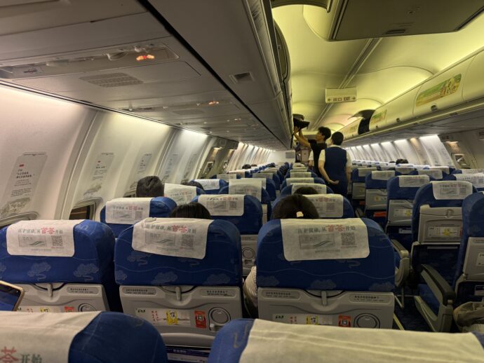 山東航空の機内