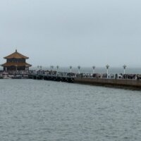 青島桟橋と回瀾閣