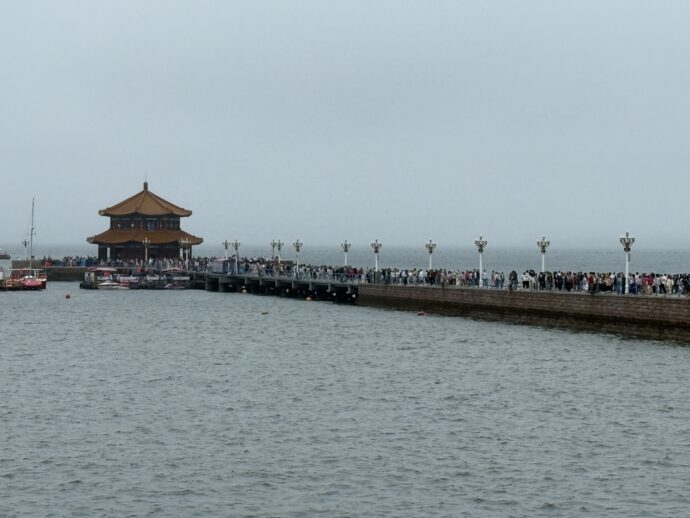 青島桟橋と回瀾閣